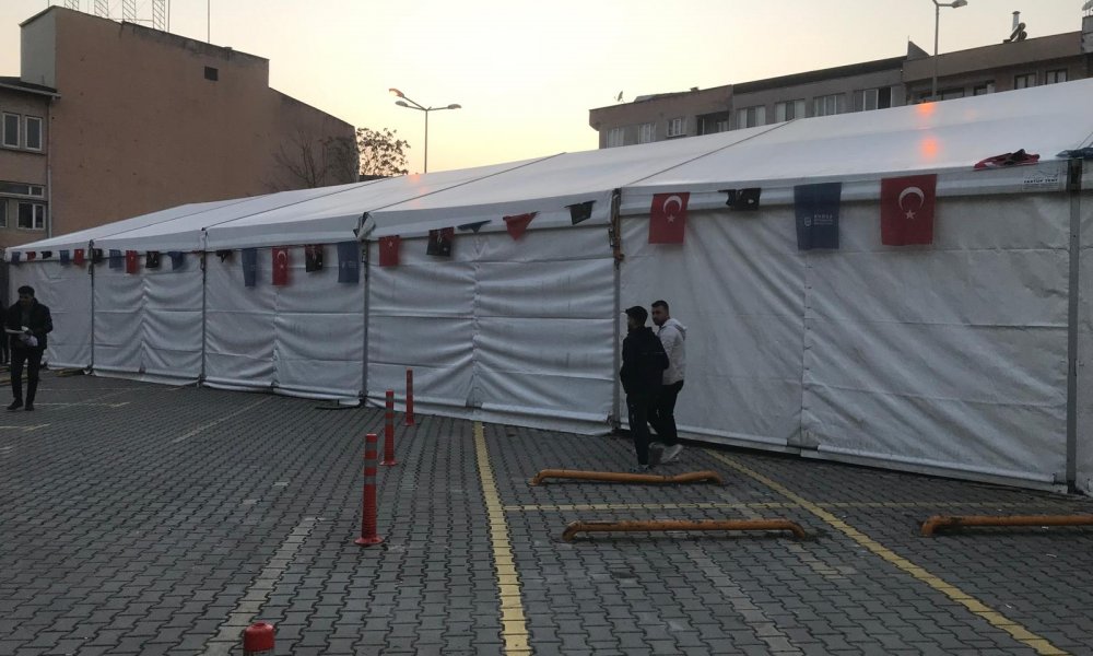 Zemci Şahin'den İnegöl'de kurulu olan iftar çadırı hakkında bilgilendirme